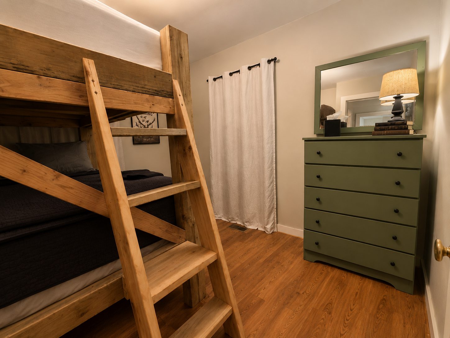 Guest bedroom